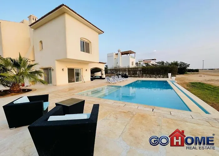 Spacious 4 Broom Private Pool V35 At White *