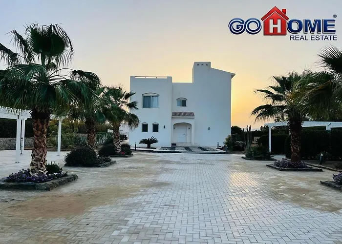 Villa Spacious 4 Broom Private Pool V35 At White